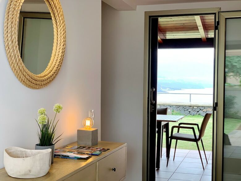 Villa Prime Sea Mountain Views Home With Pool