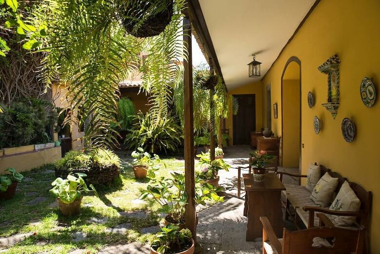Hotel Bellasombra Suites