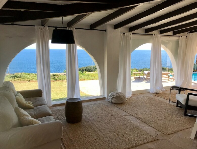 Villa En Cala Serena En Primera Linea de Mar