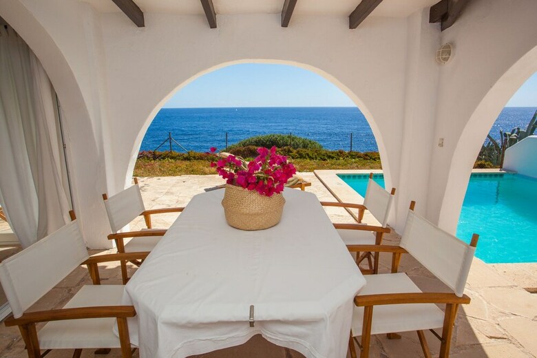 Villa En Cala Serena En Primera Linea de Mar