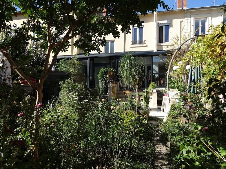 Hotel Maison D'h�tes Des Toits En Ville B&B
