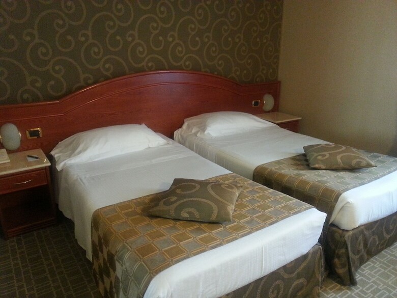 Hotel Mozart(.)