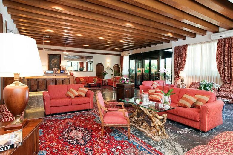 Hotel Pinewood