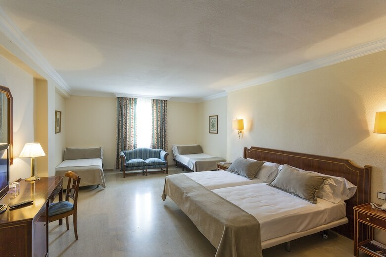 Hotel Crisol Jardines De C�rdoba