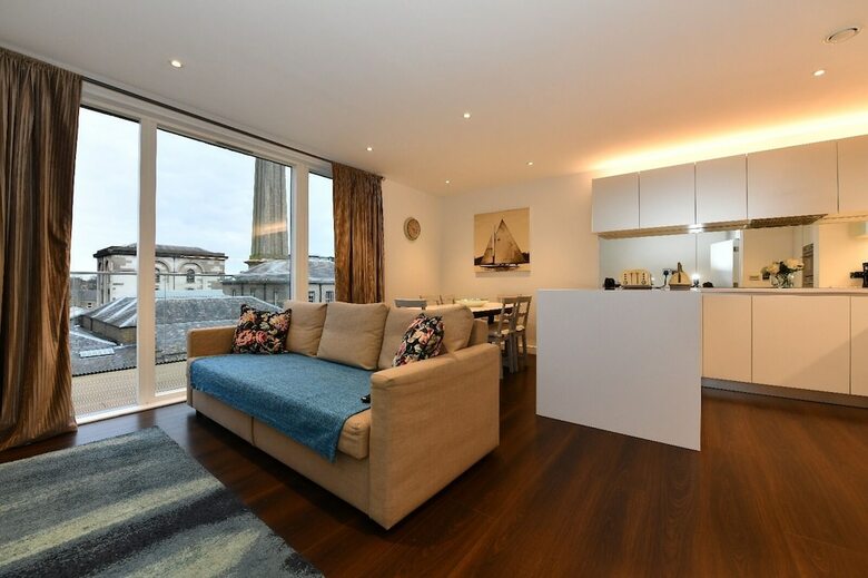 Kew Bridge Apartments