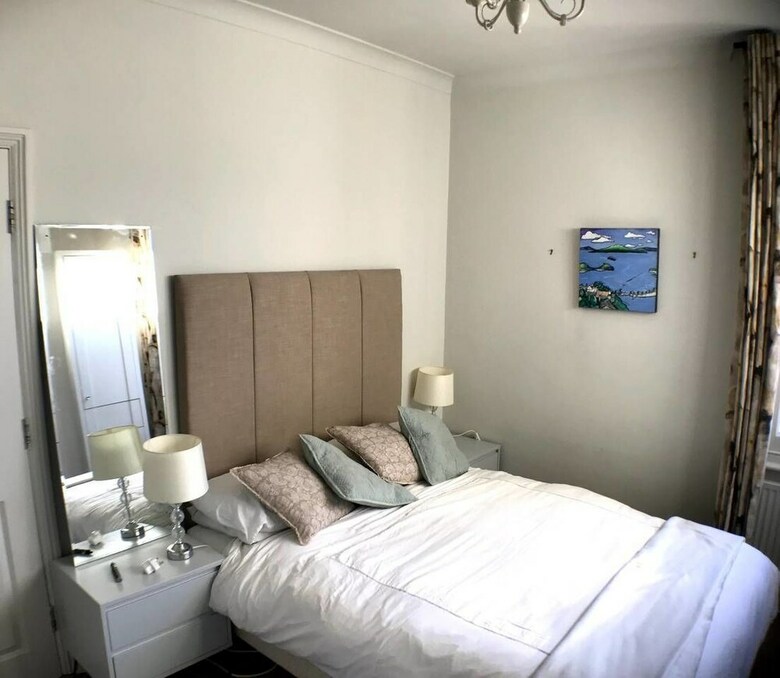 Beautiful 2 Bed 2 Bath House For 4 Guests