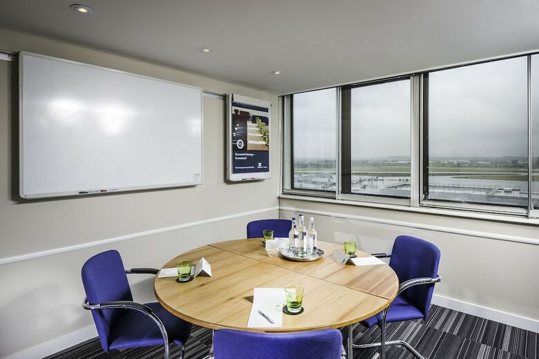 Hotel Holiday Inn Glasgow Airport
