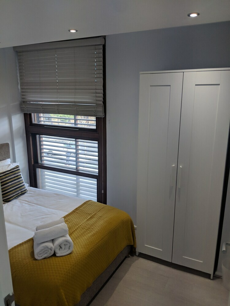 Lt Grove Apartment - Stratford