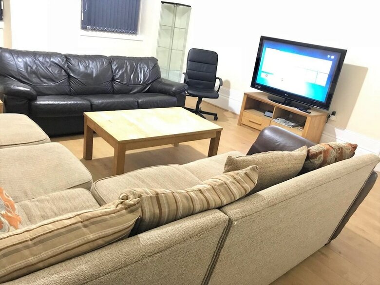 5 Bedroom House For Large Group