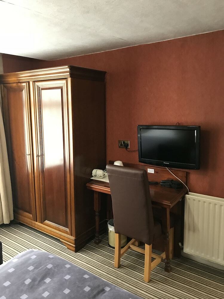Warwick Lodge