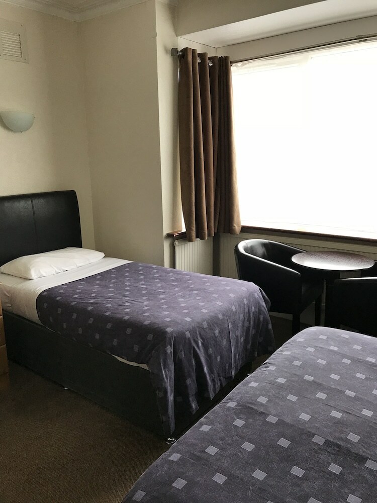 Warwick Lodge