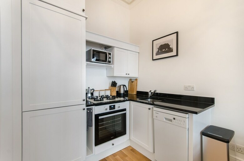 Chelsea Earls Court Apartment