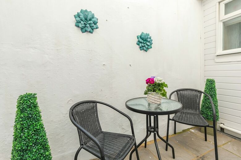 Apartamentos Beach Patio - Seafront One Bedroom Apt