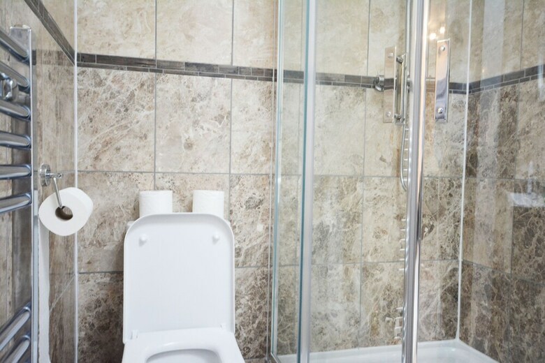 Hostal London Luxury 7 Bedroom Holiday Let