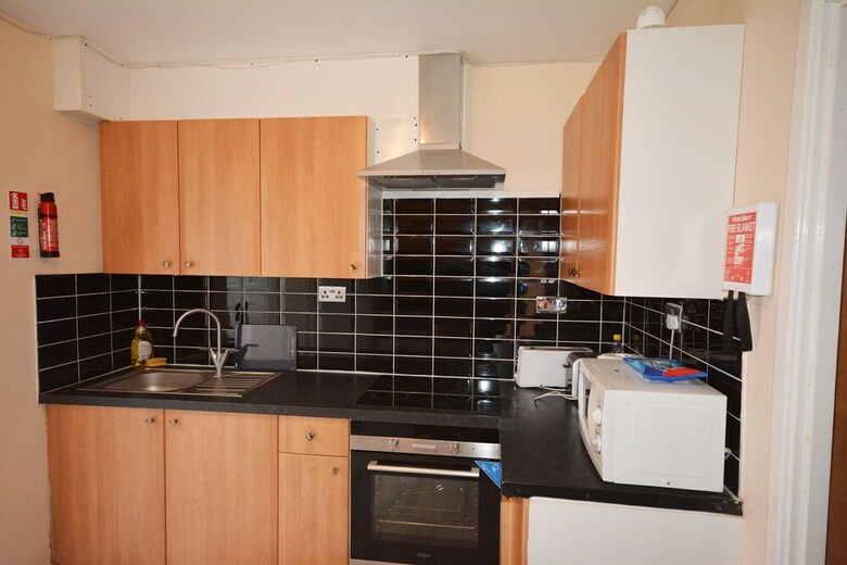 Hostal London Luxury 7 Bedroom Holiday Let