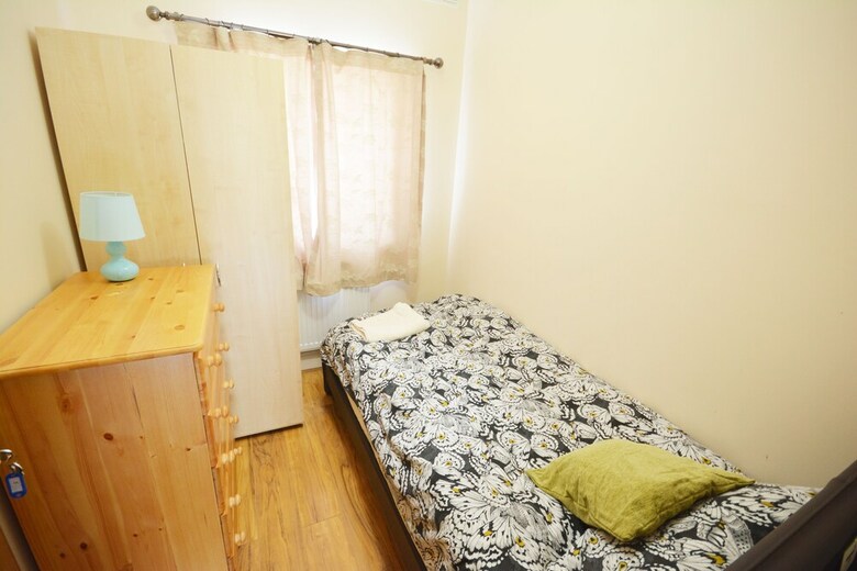 Hostal London Luxury 7 Bedroom Holiday Let