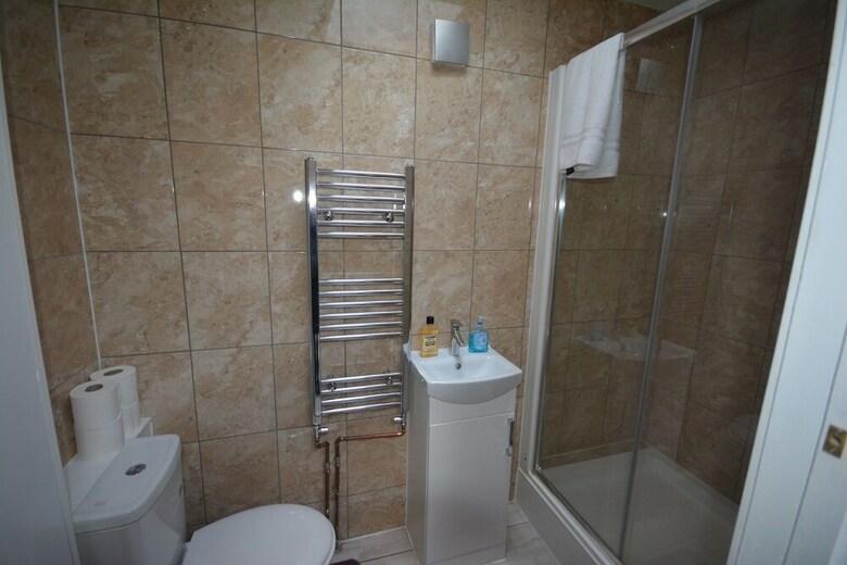 Hostal London Luxury 7 Bedroom Holiday Let