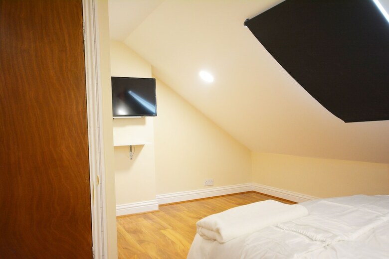 Hostal London Luxury 7 Bedroom Holiday Let