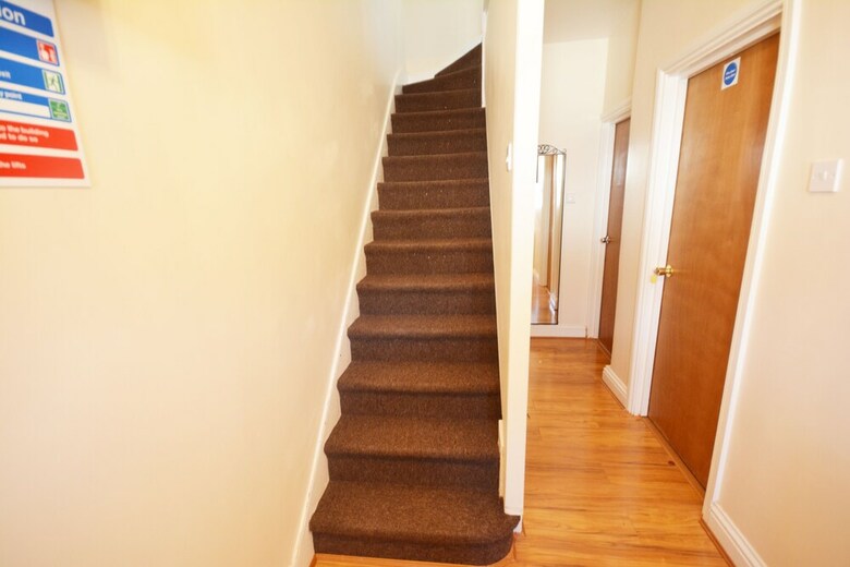 Hostal London Luxury 7 Bedroom Holiday Let