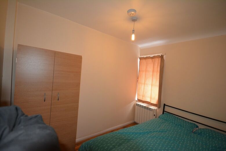 Hostal London Luxury 7 Bedroom Holiday Let