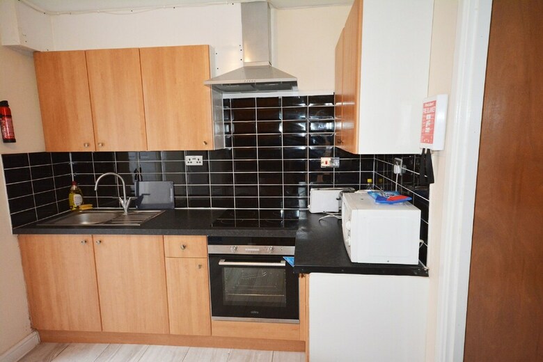 Hostal London Luxury 7 Bedroom Holiday Let