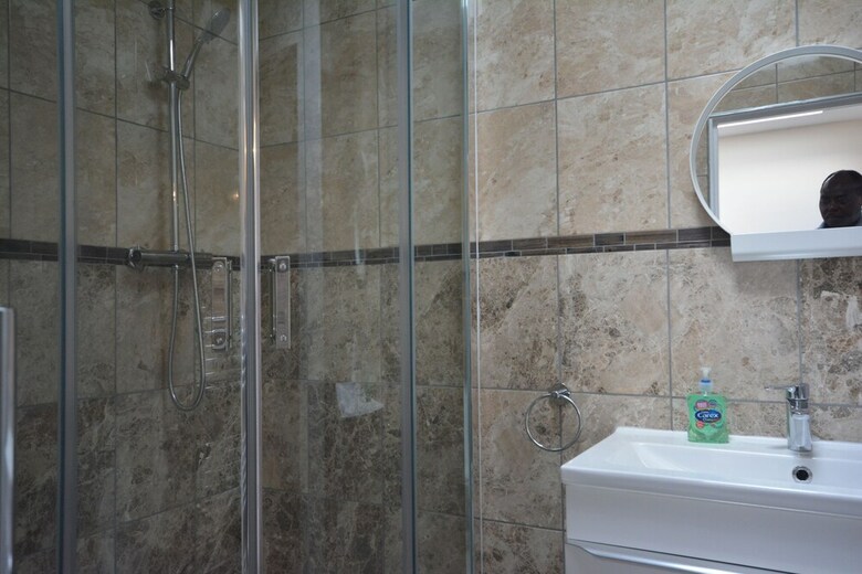 Hostal London Luxury 7 Bedroom Holiday Let