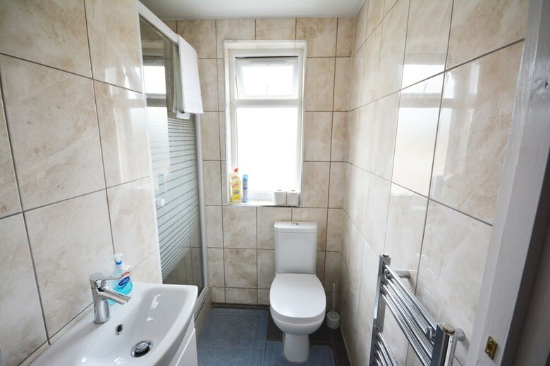 Hostal London Luxury 7 Bedroom Holiday Let
