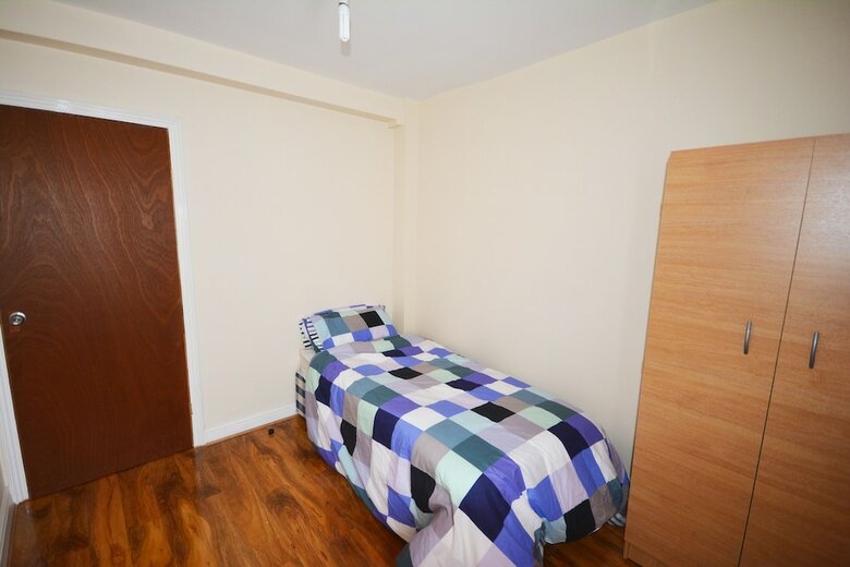 Hostal London Luxury 7 Bedroom Holiday Let