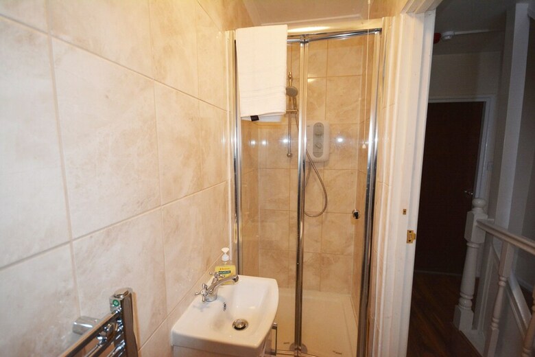 Hostal London Luxury 7 Bedroom Holiday Let