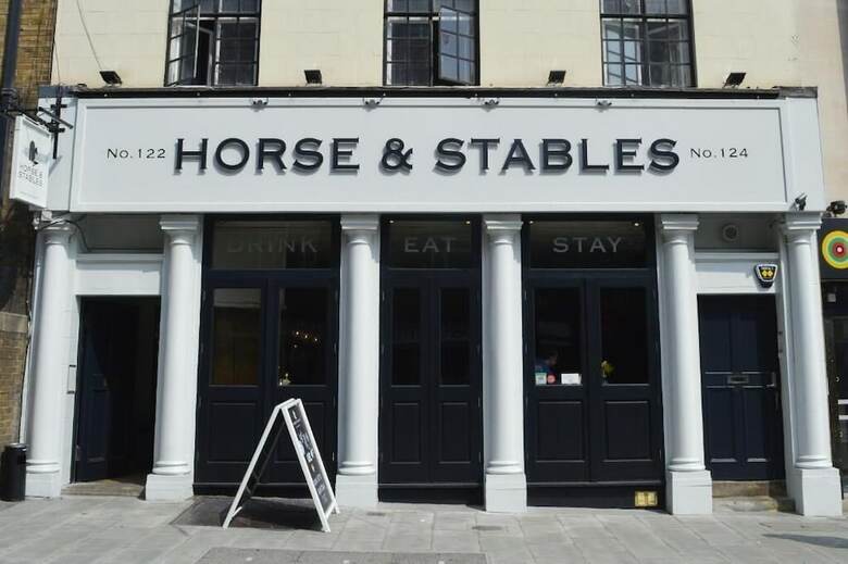 Hostal The Horse & Stables