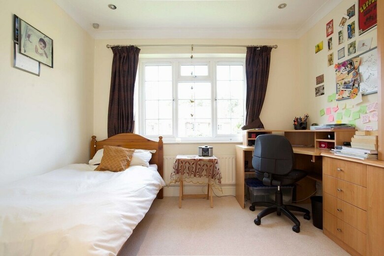 Veeve - Wonford Close