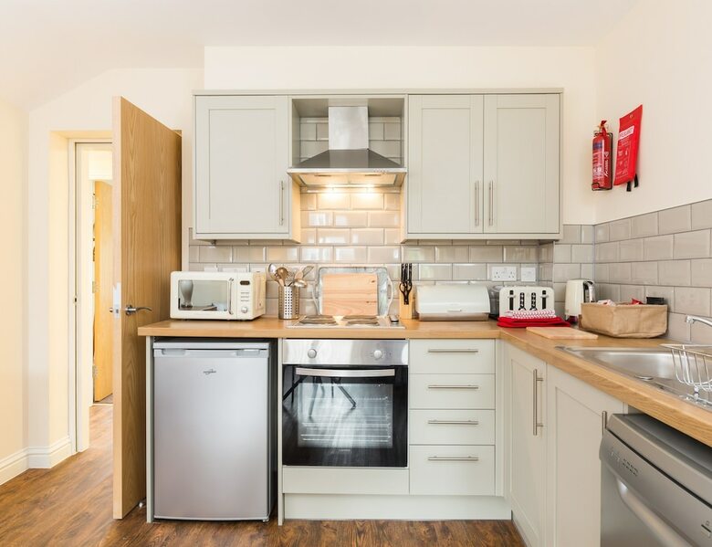 Stayford Apartments - Meriden - Near Nec