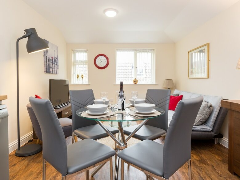 Stayford Apartments - Meriden - Near Nec