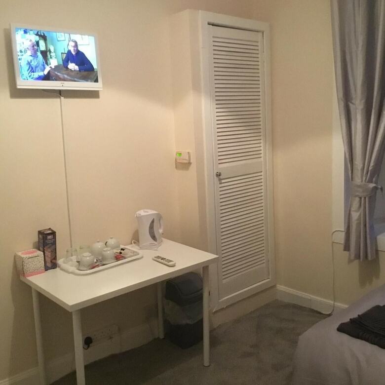 Paisley Central Luxury Rooms & Apartment