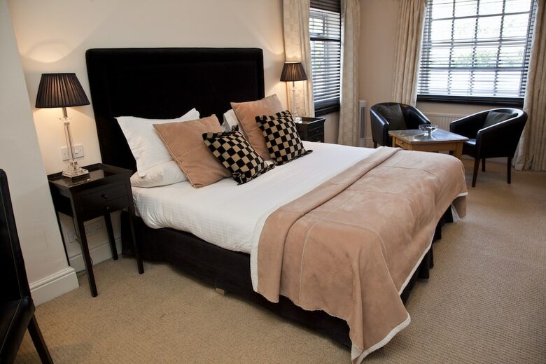 Rowton Hall Hotel And Spa