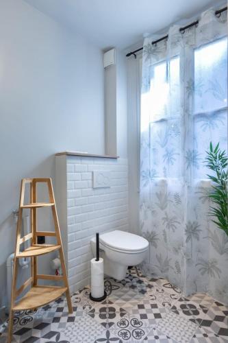 Vert D'hotes - Charming Renovated Apartment - Downtown - Wifi -