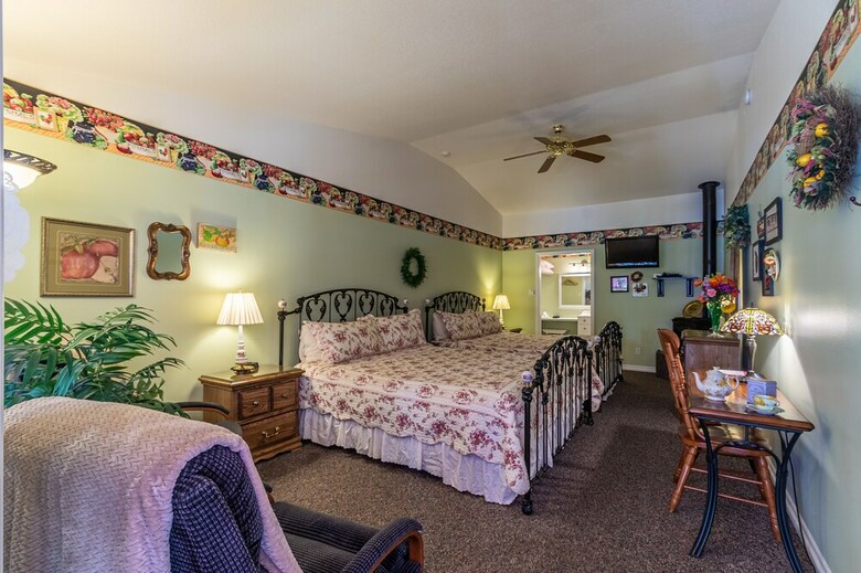 Apples Bed & Breakfast