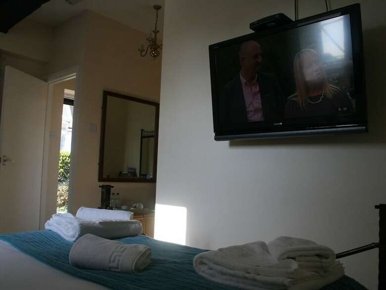 The Ilchester Arms Hotel