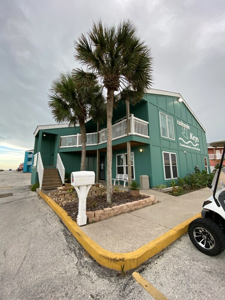 Aparthotel Executive Keys Condominiums On The Beach