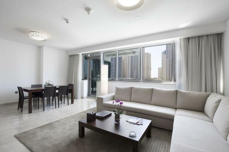 Avenue Hotel