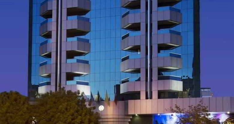 Avenue Hotel