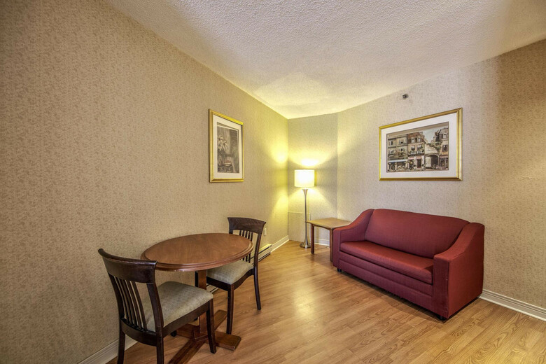 Hotel Holiday Inn Montreal Airport