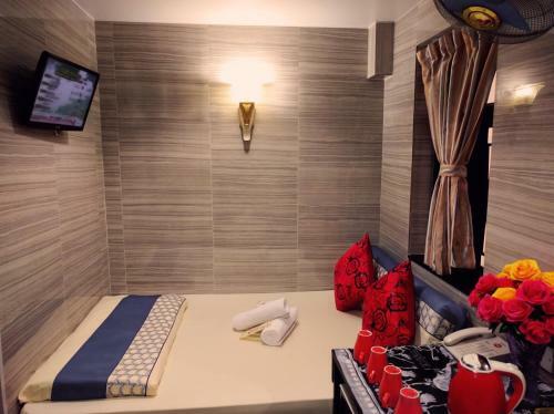 Hostal Day And Night Hotel