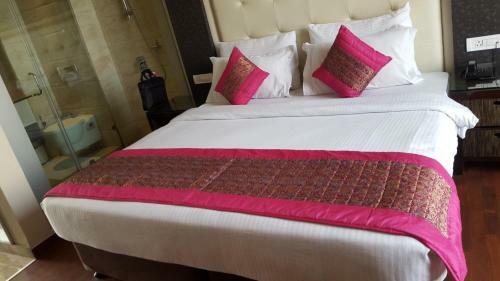 Hostal Day And Night Hotel