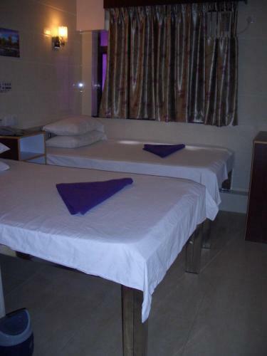 Hostal Maple Leaf Guest House