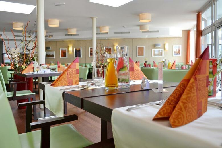 Hotel Educare