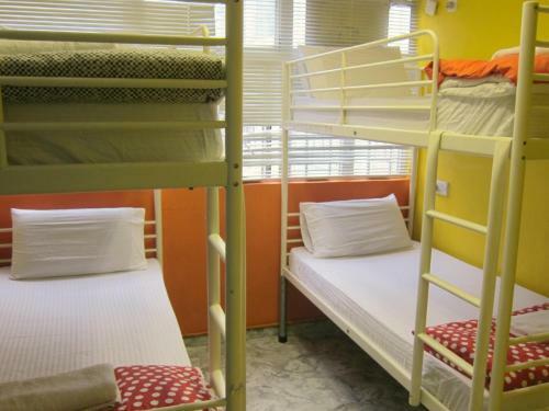 Hostal Singapore Hostel