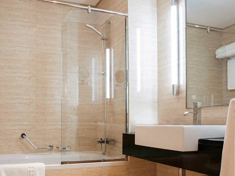 Pullman Dubai Jumeirah Lakes Towers - Hotel And Residence