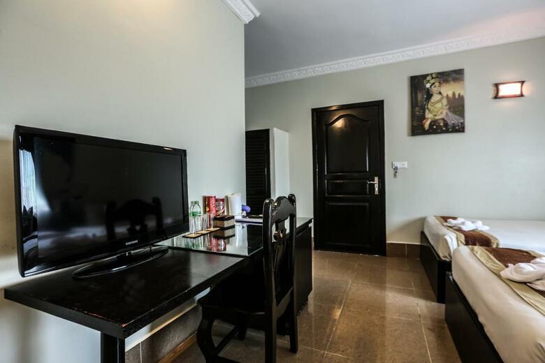 Hostal Tanei Guesthouse