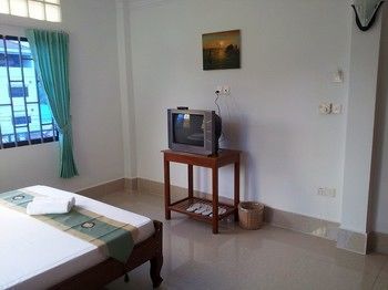 Hostal Schein Guesthouse & Restaurant